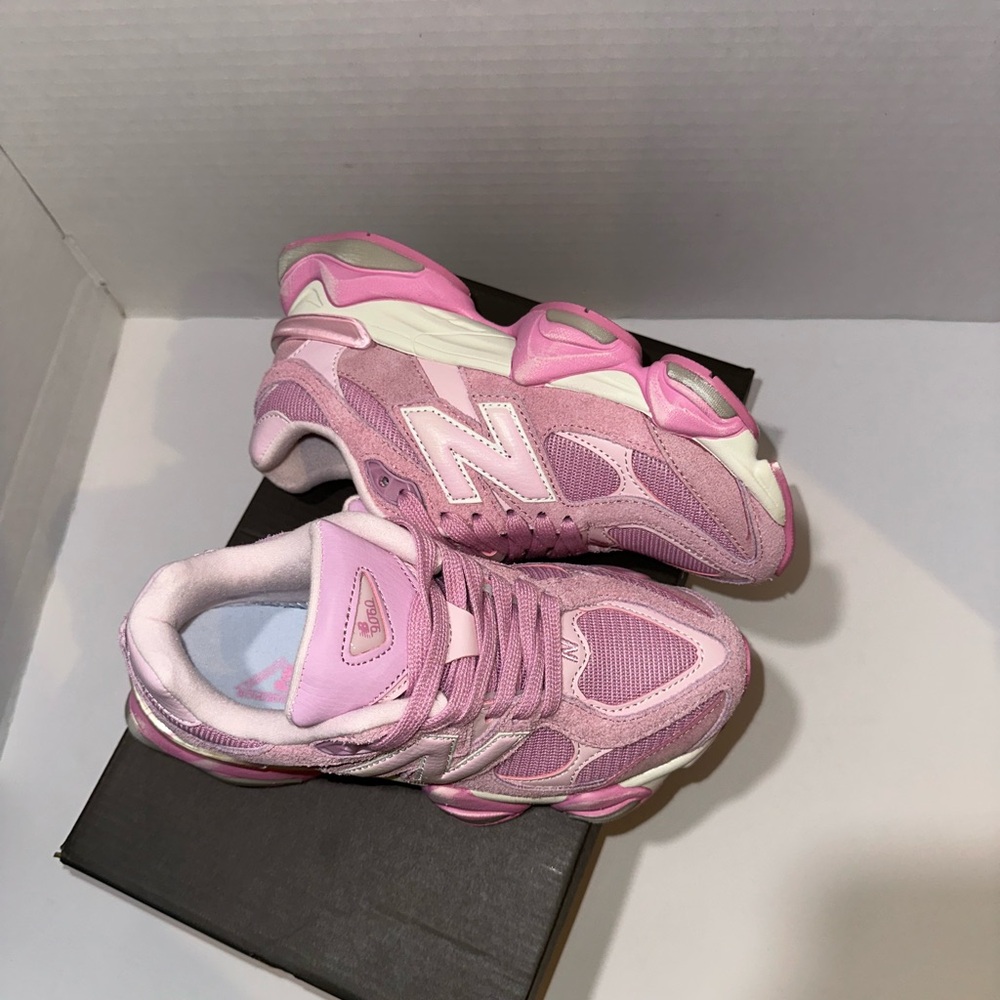 New Balance Pastel Pink Retro Runner Sneakers